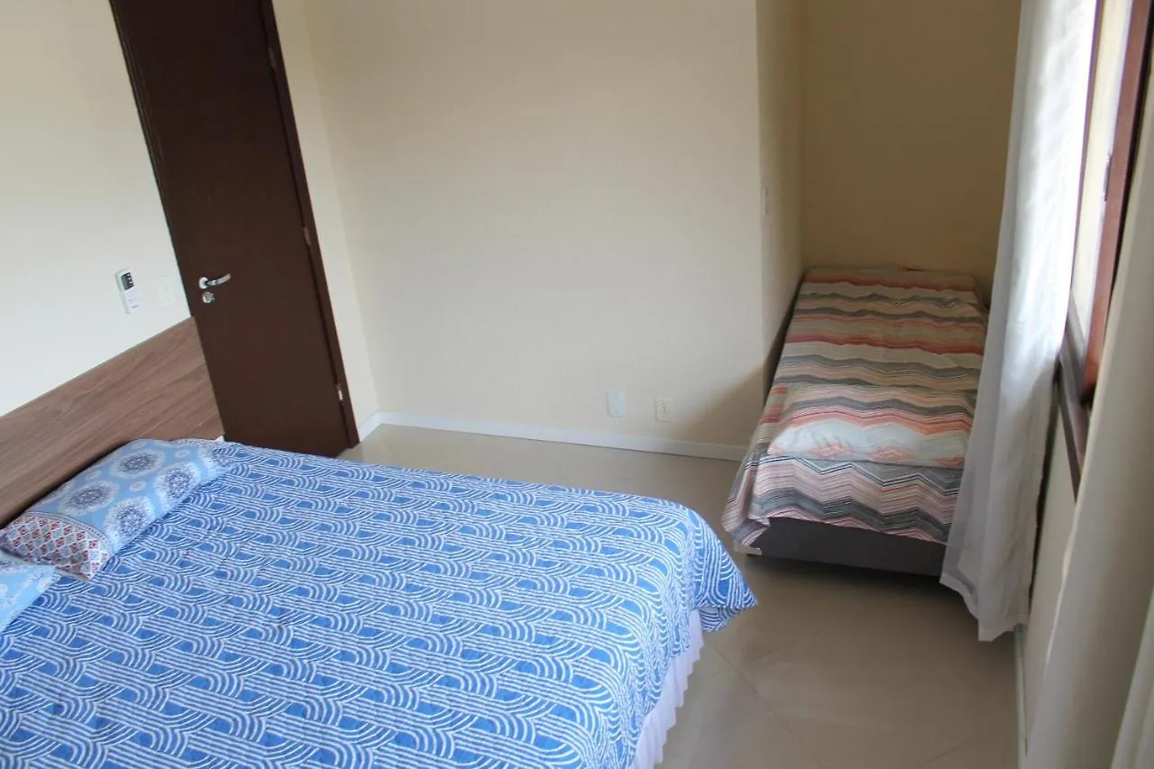 Residencial Hannah - Casa 6 - Porto Belo Sc - Bairro Pereque