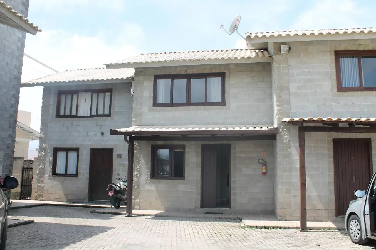 Residencial Hannah - Casa 6 - Porto Belo Sc - Bairro Pereque Semesterbostad