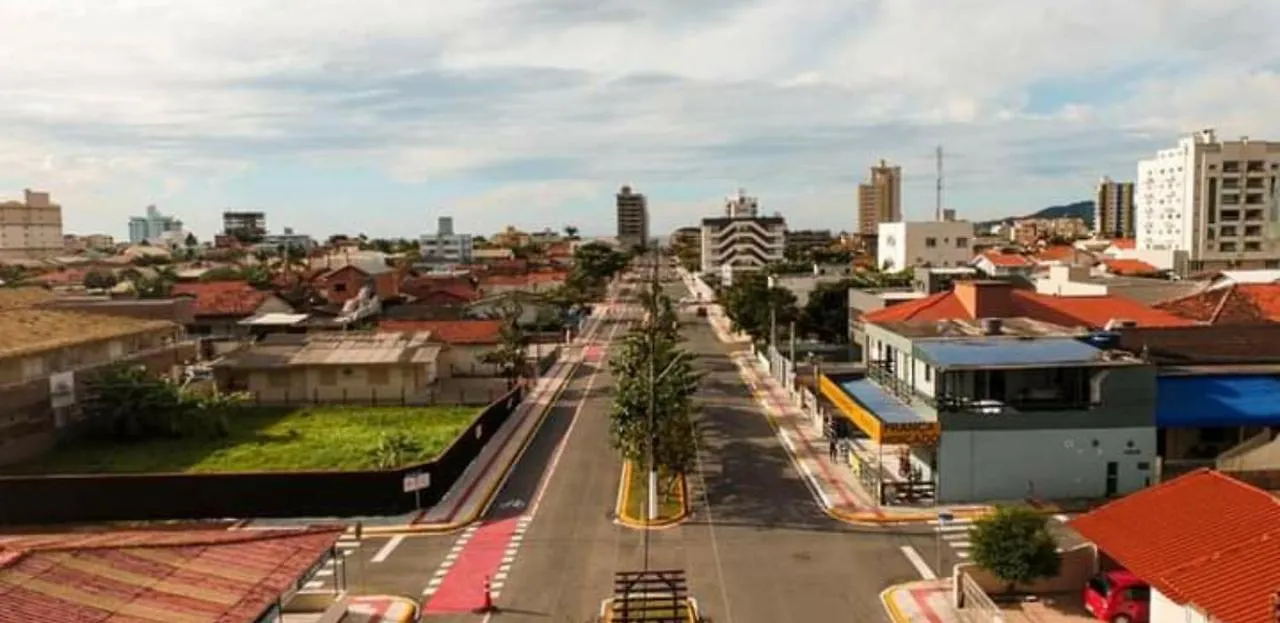 Residencial Hannah - Casa 6 - Porto Belo Sc - Bairro Pereque